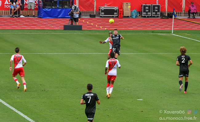Remise d'Onyekuru...