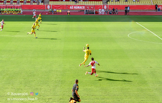 Long ballon de Fabregas, dévié par le crâne de Touré...