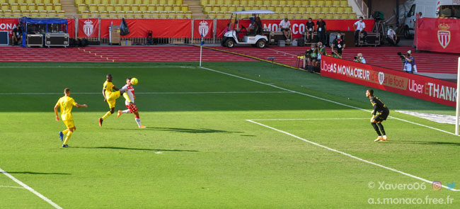 Long ballon de Fabregas, Appiah est trop court...