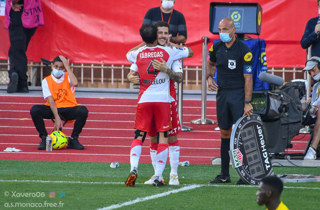 ...l'accolade entre les deux joueurs