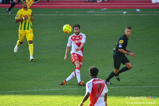 Cesc Fabregas à la distribution des ballons