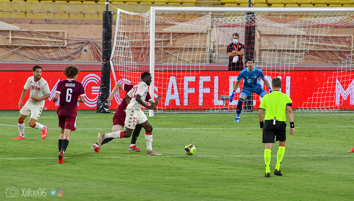 Fofana longe la surface...