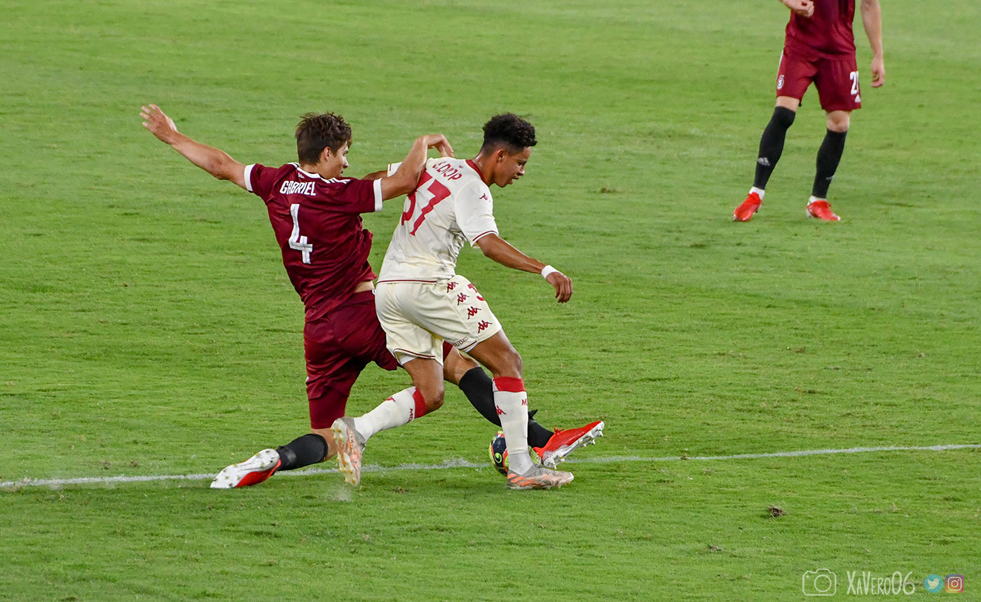 Sofian Diop contre le Sparta Prague
