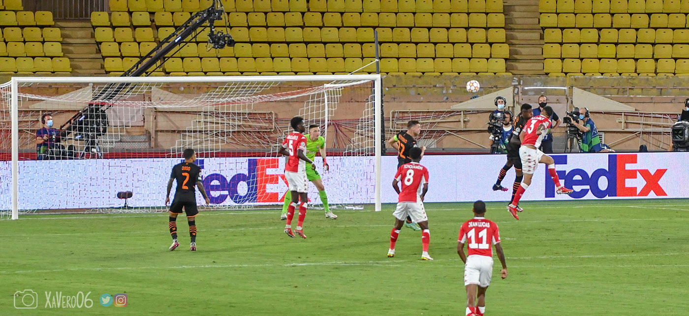 Centre de Golovin, tête décroisée de Maripan