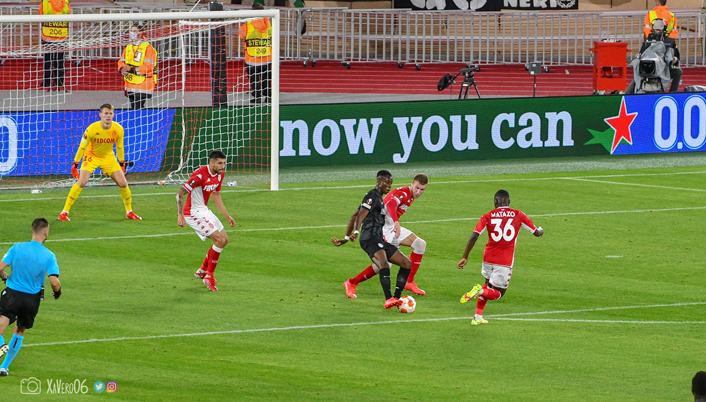 Yeboah dos au but met en retrait...