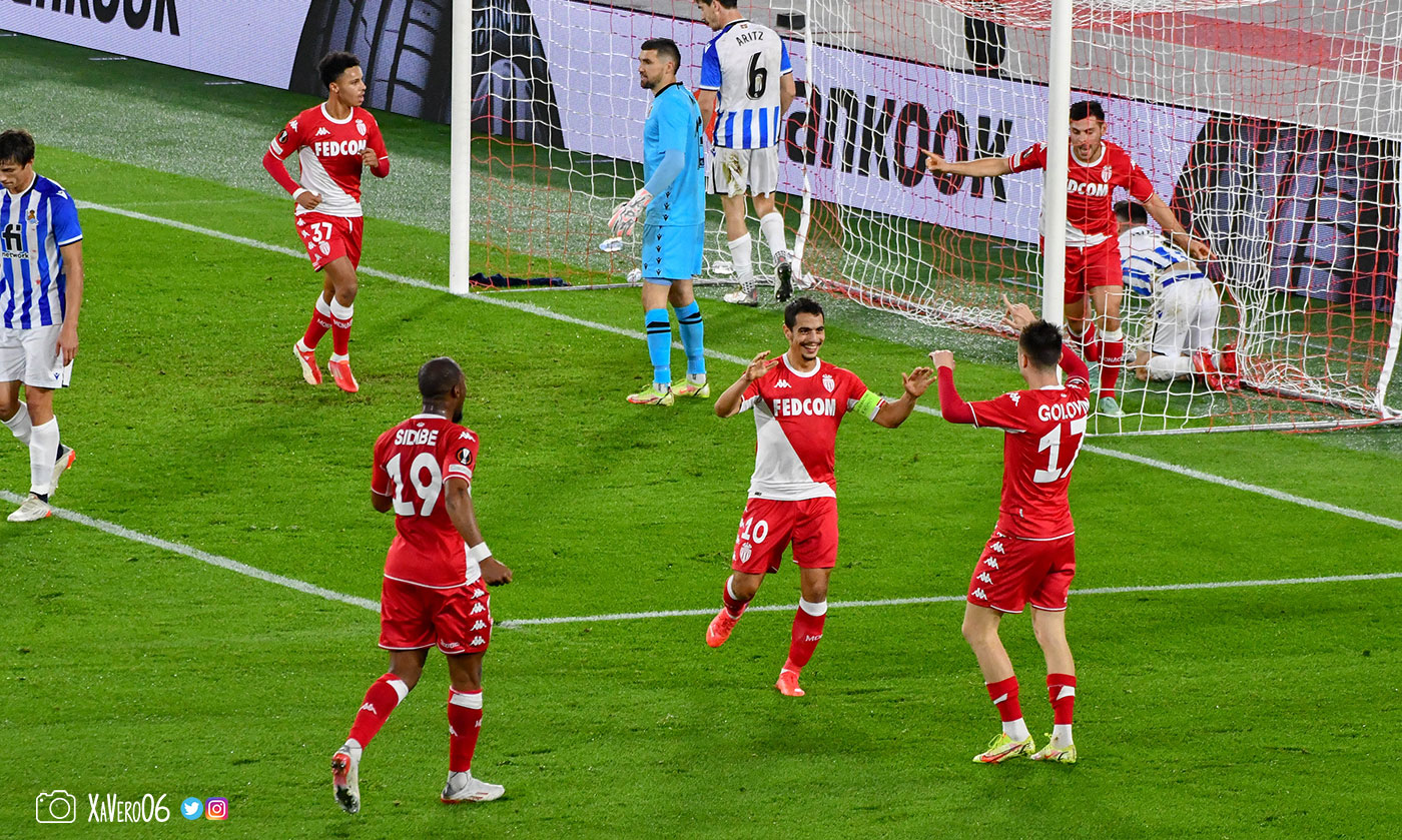 ...vient se congratuler avec Golovin...