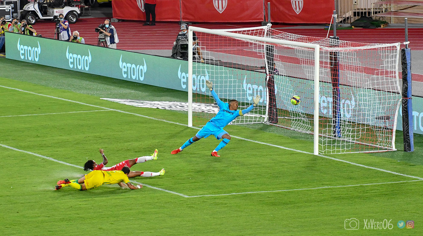 ...Lafont est battu...