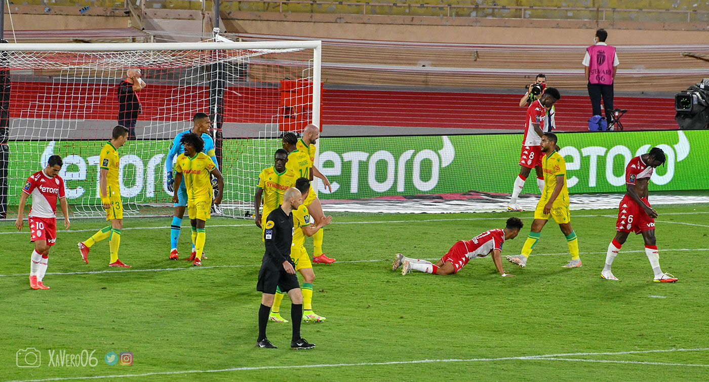 Monaco tête basse