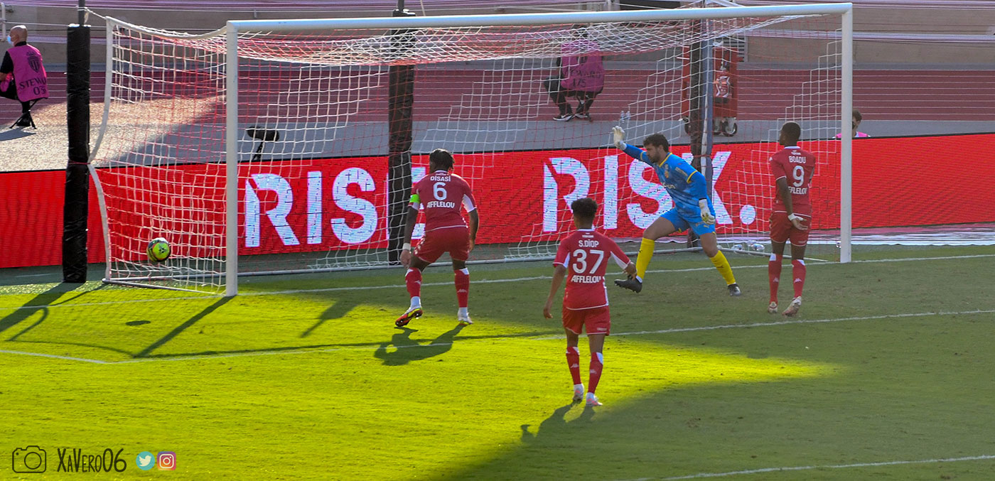 ...et va en corner