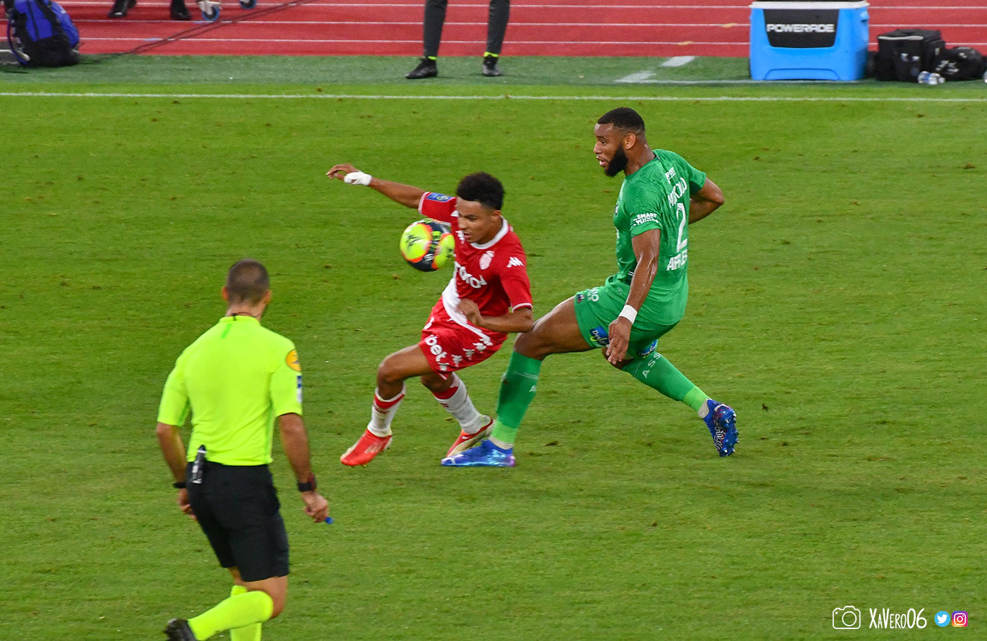 Sofiane Diop intercepte...