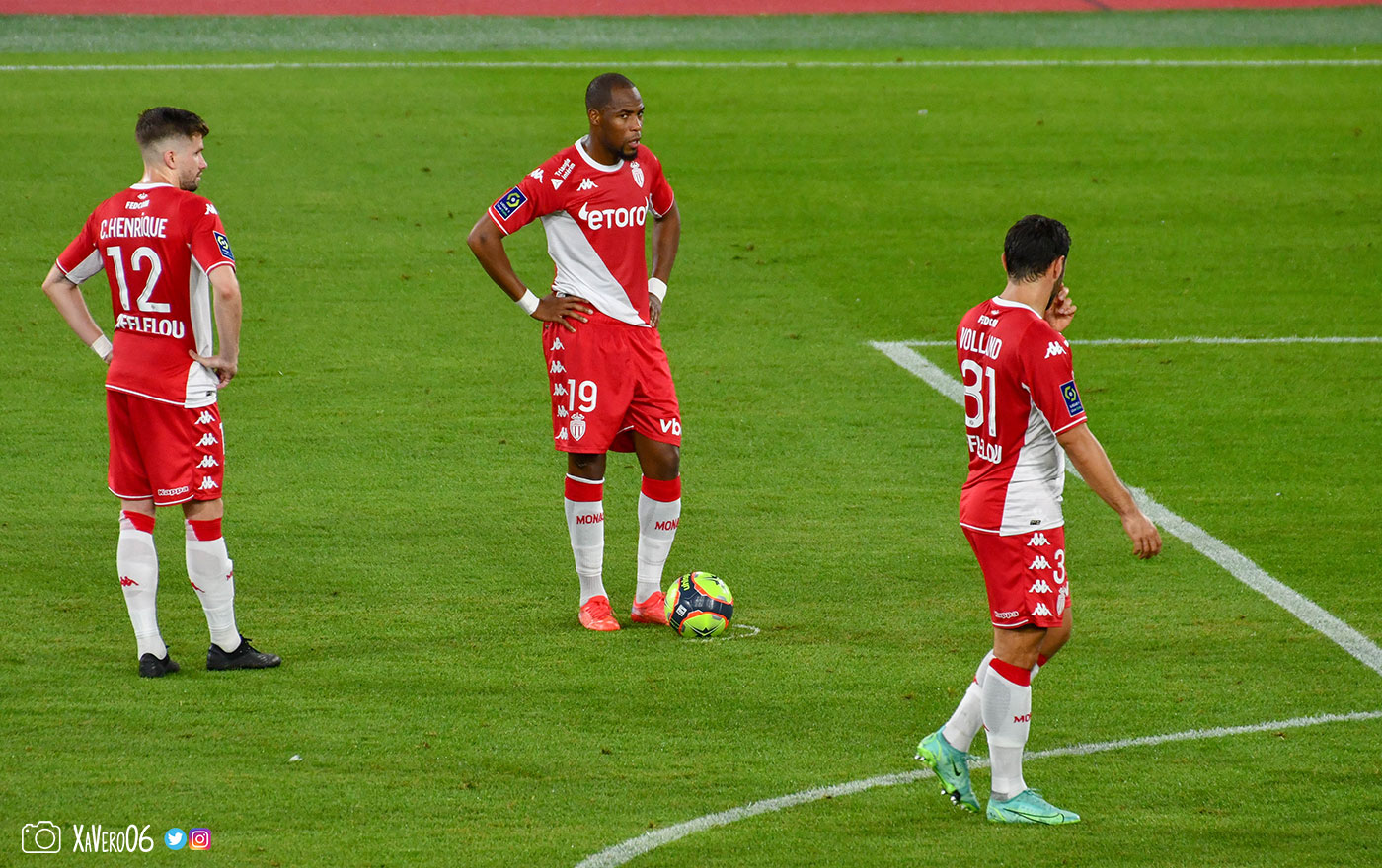 Sidibé place son ballon...