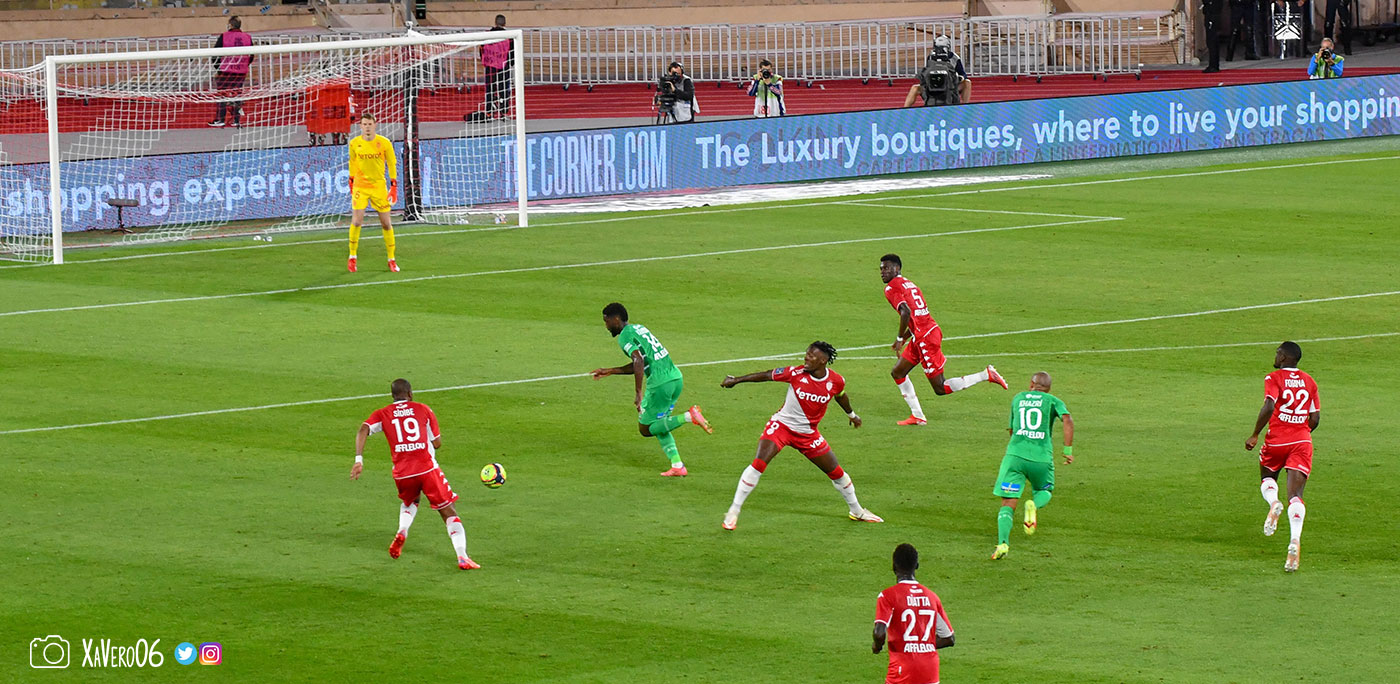 Khazri pour Krasso dans le dos de la défense, qui sera devancé par Badiashile...