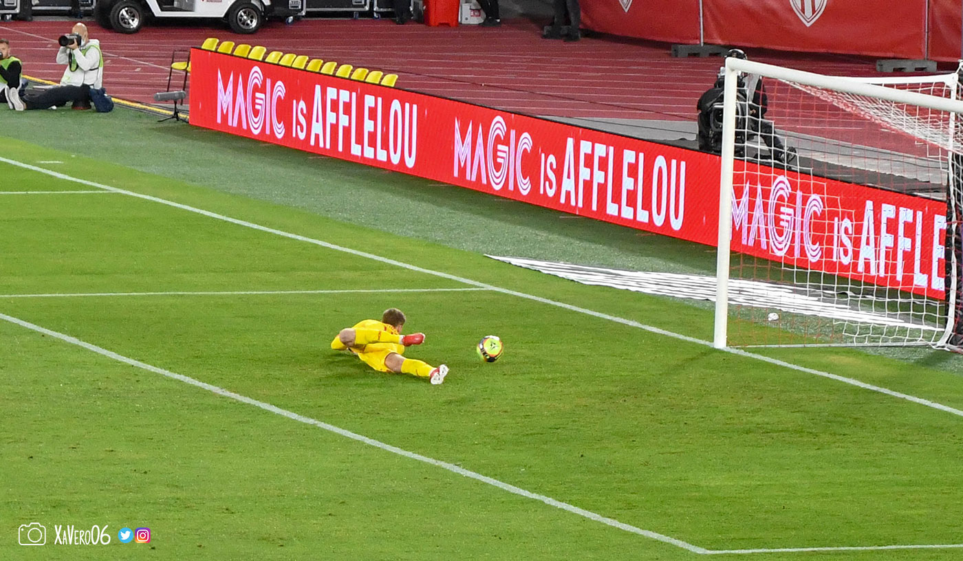 ...et le ballon revient en jeu
