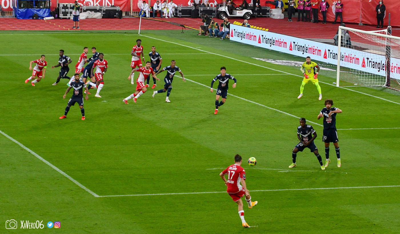 Coup-franc de Golovin...