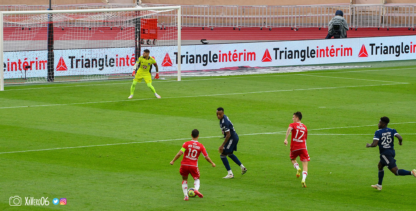 ...voit l'appel dans la profondeur Golovin...