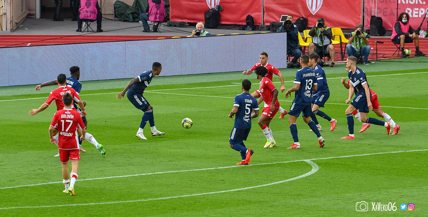 ...qui fait de même sur Martins, qui talonne pour Aguilar...