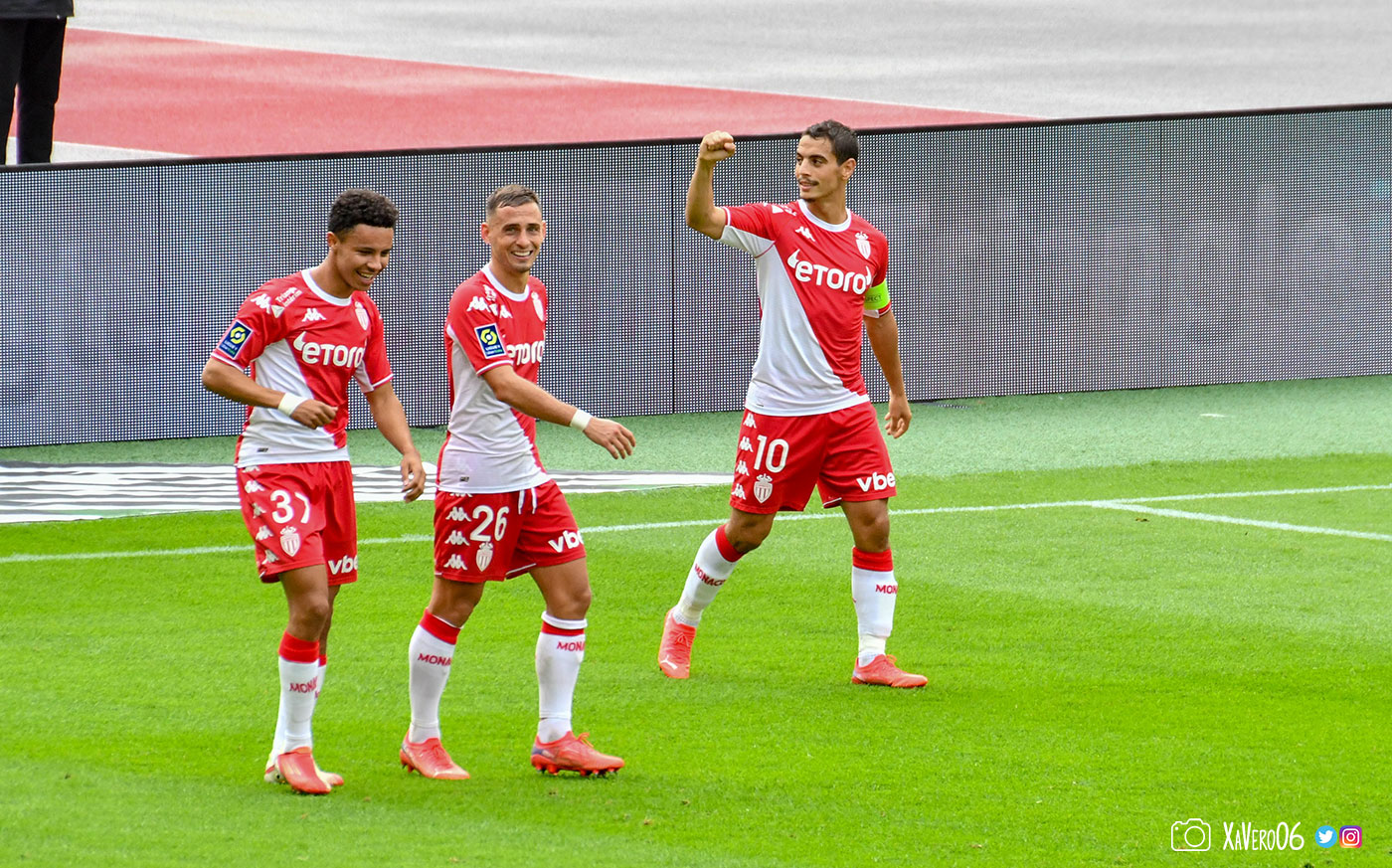 ...Ben Yedder montre les muscles...
