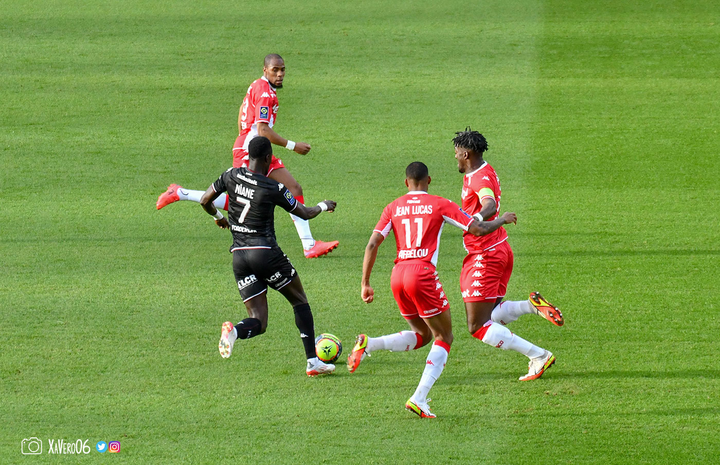Perte de balle de Lucas, ...