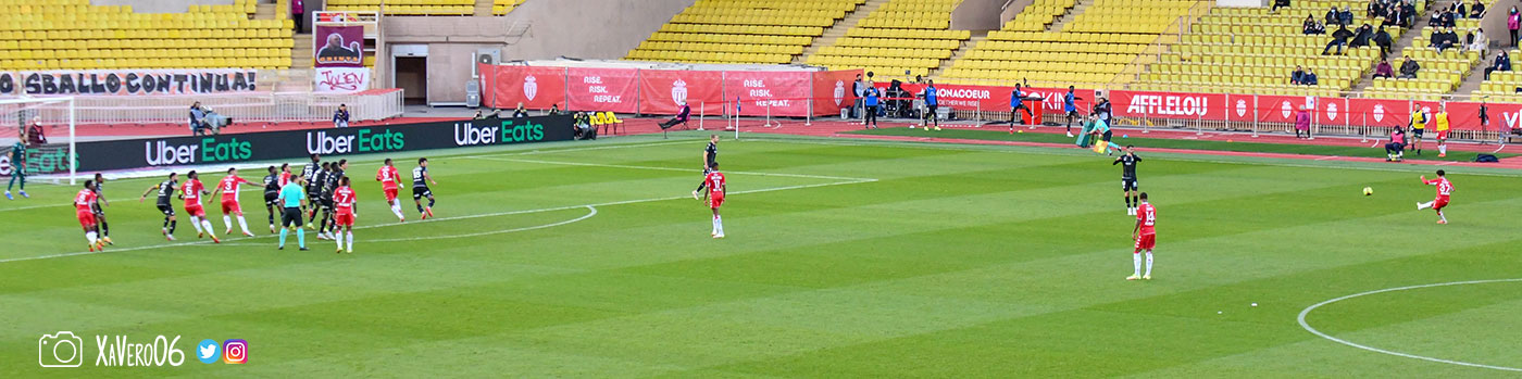 Coup-franc de Diop...