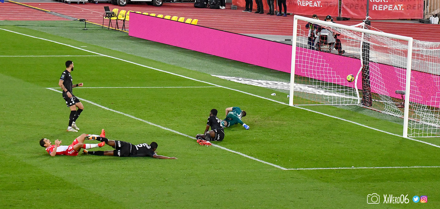...et termine au fond des buts lorrains