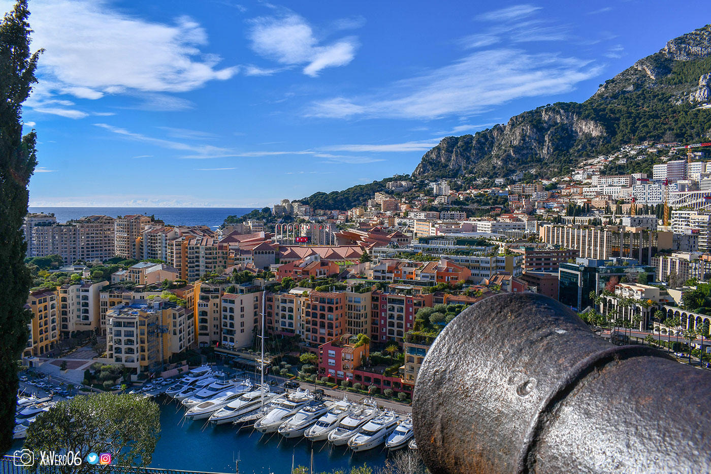 Le stade Louis-II depuis la Place du Palais