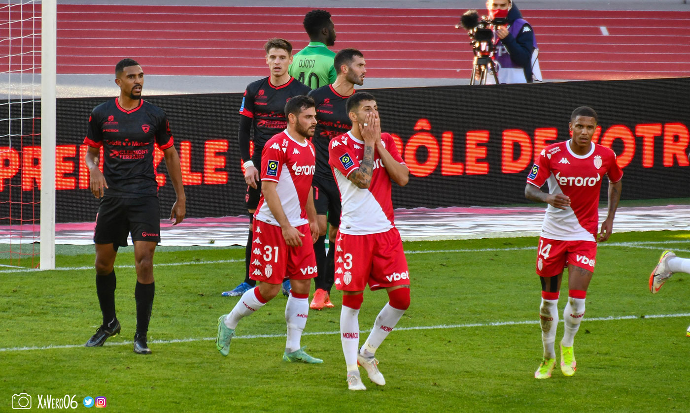 ...Maripan n'en revient pas, il se voyait reprendre le ballon et le mettre au fond...