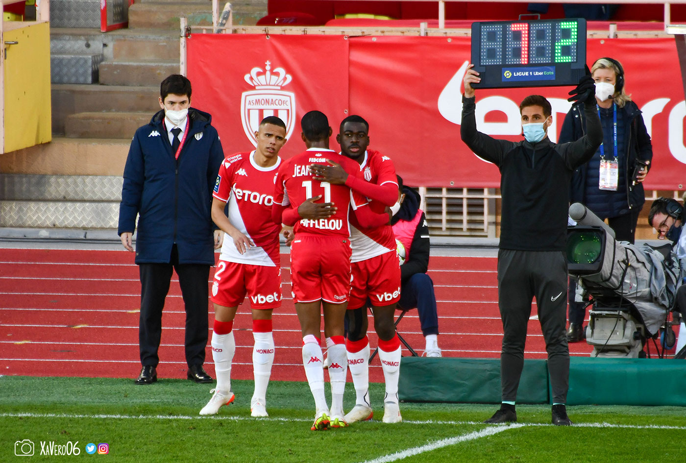 ...Fofana prend la place de Lucas...