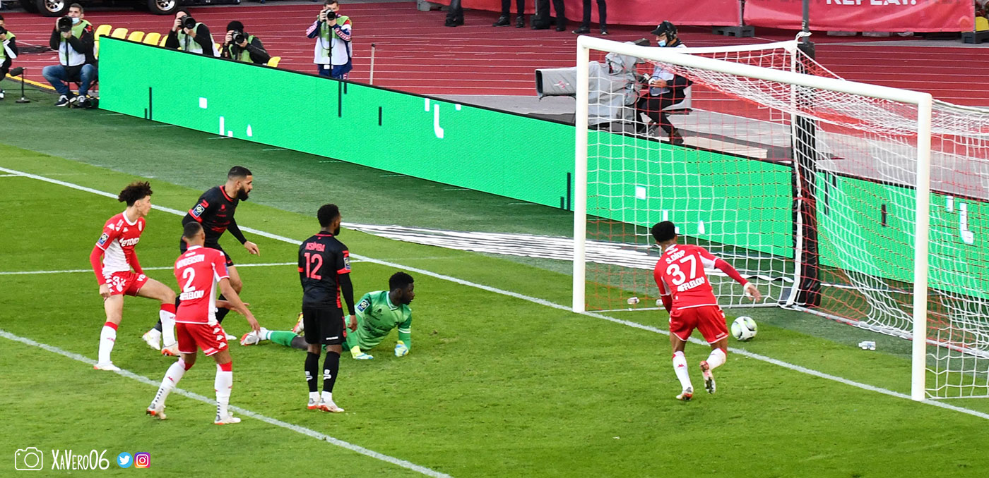 ...et la passe pour le 4-0