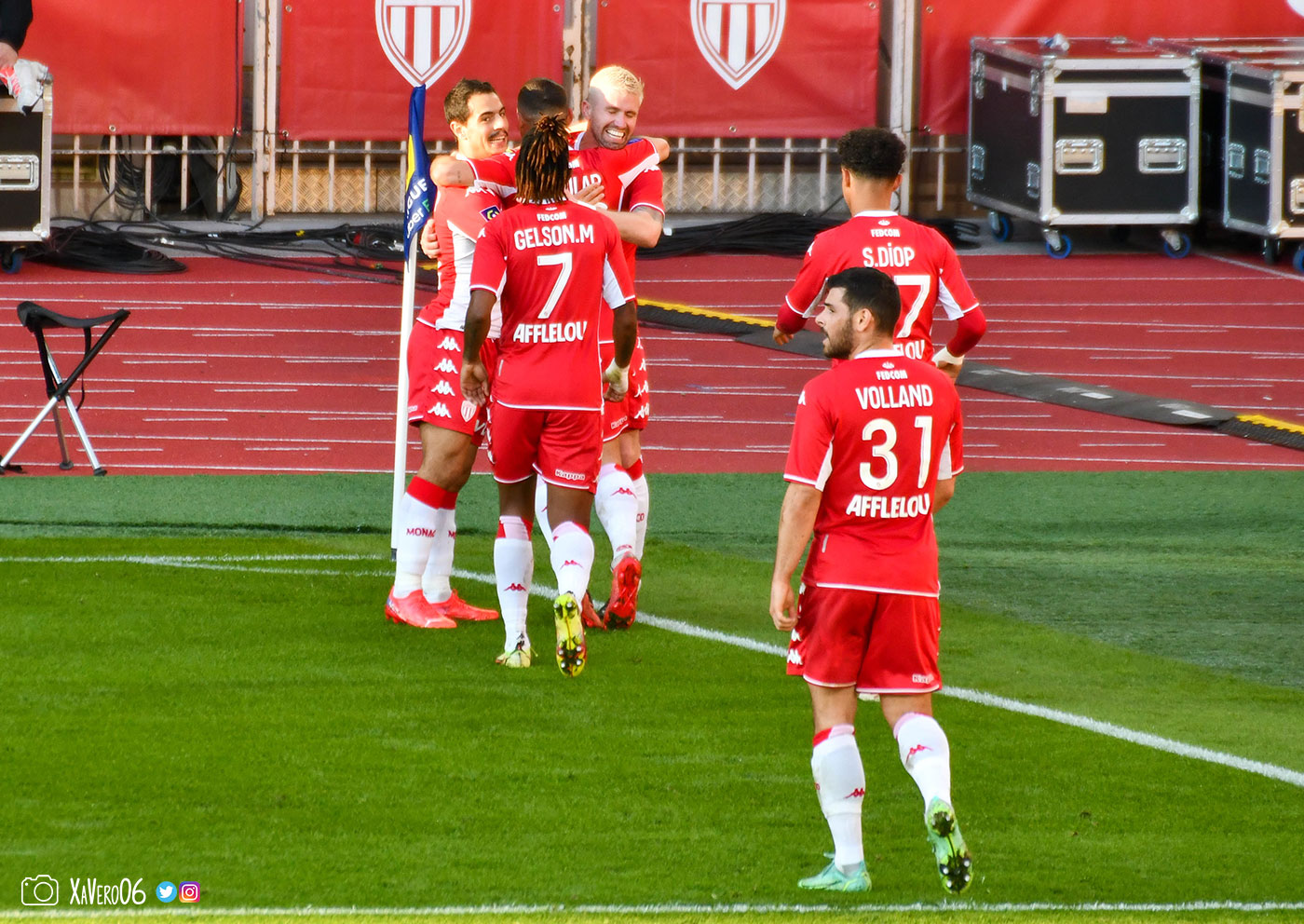 ...Aguilar vient féliciter les meilleurs buteur et passeur du club...