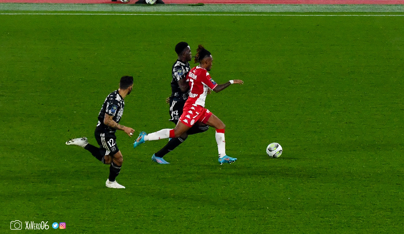 Martins s'échappe...