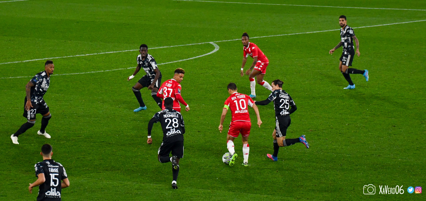Ben Yedder perce la défense...