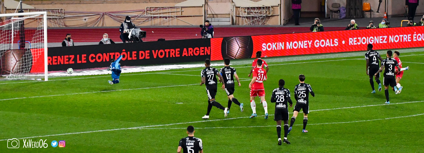 ...Lopes est battu...