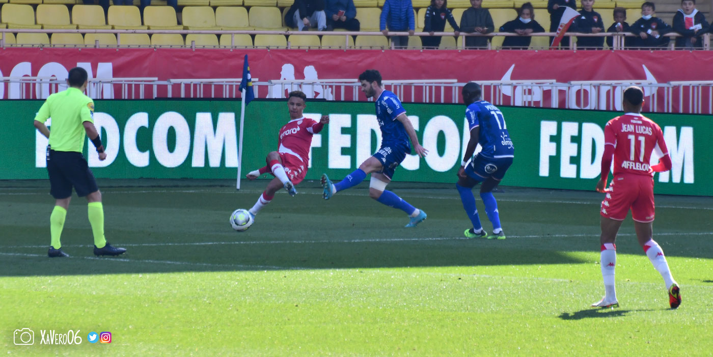 Diop met en retrait...