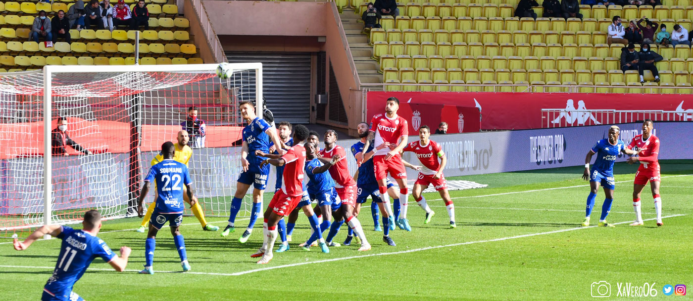 Corner de Golovin dans le paquet...