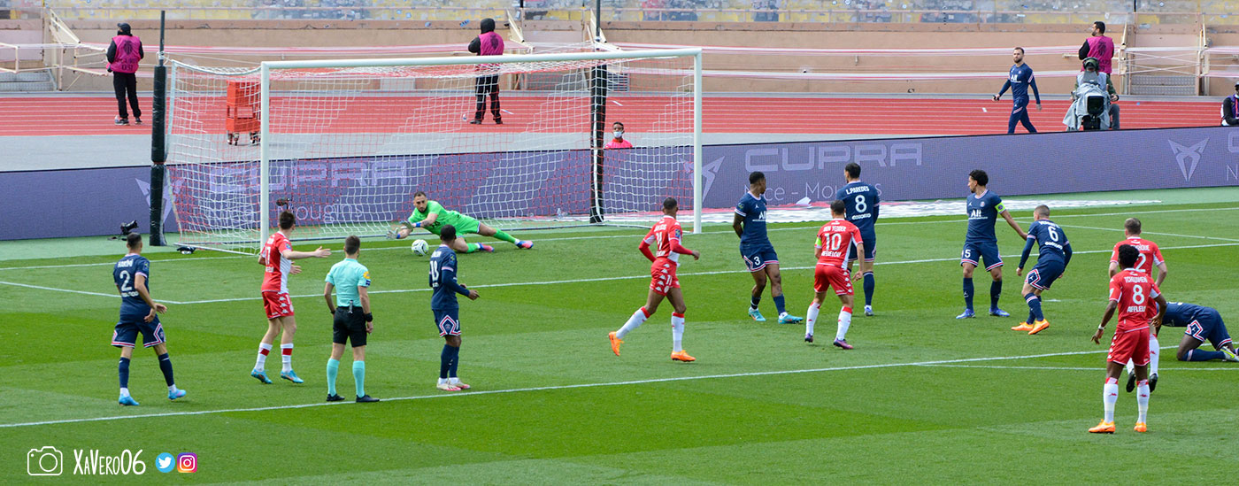 ...Donnarumma se couche...