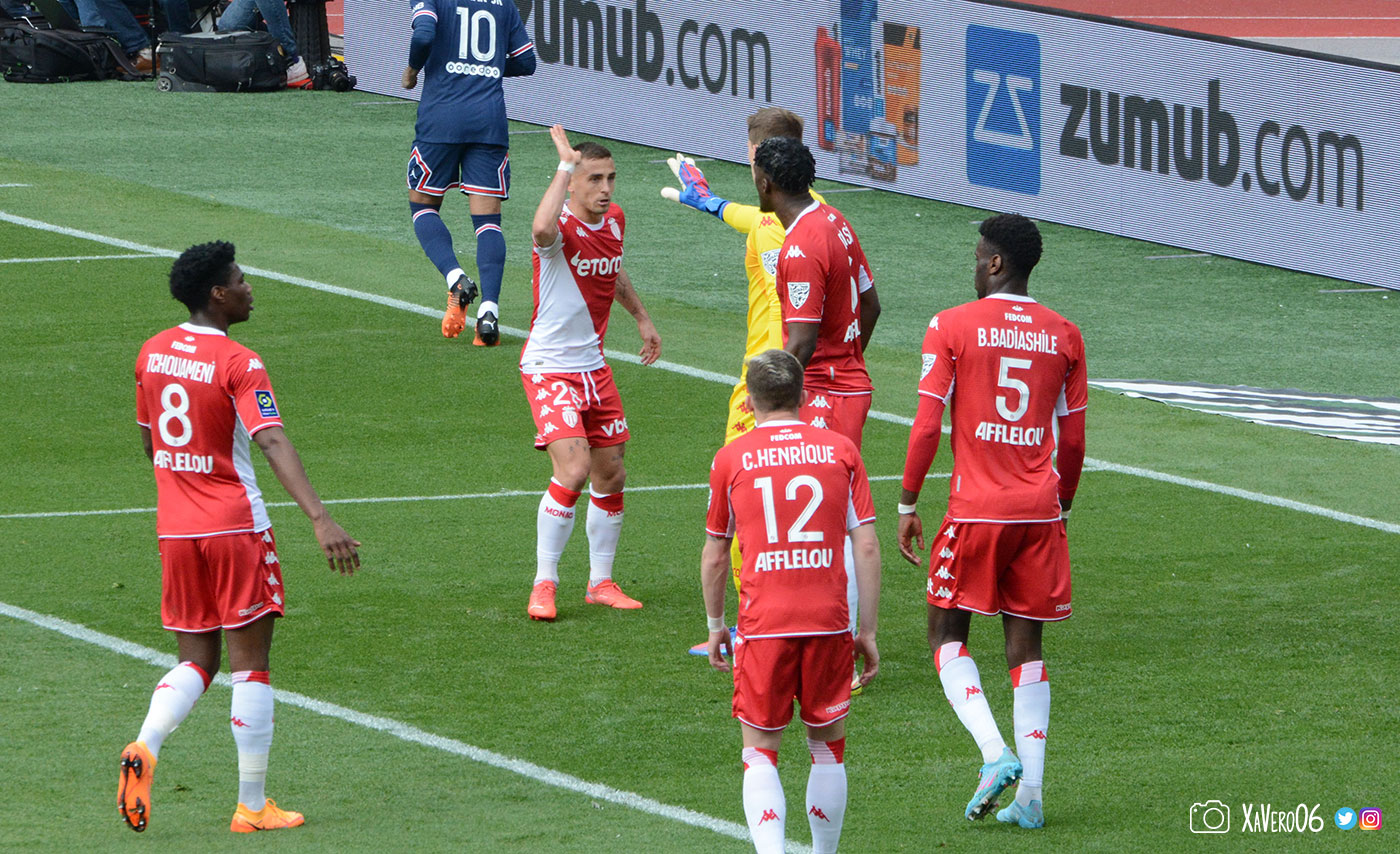 ...Aguilar et Nûbel se tapent encore dans la main pour s'encourager et se féliciter