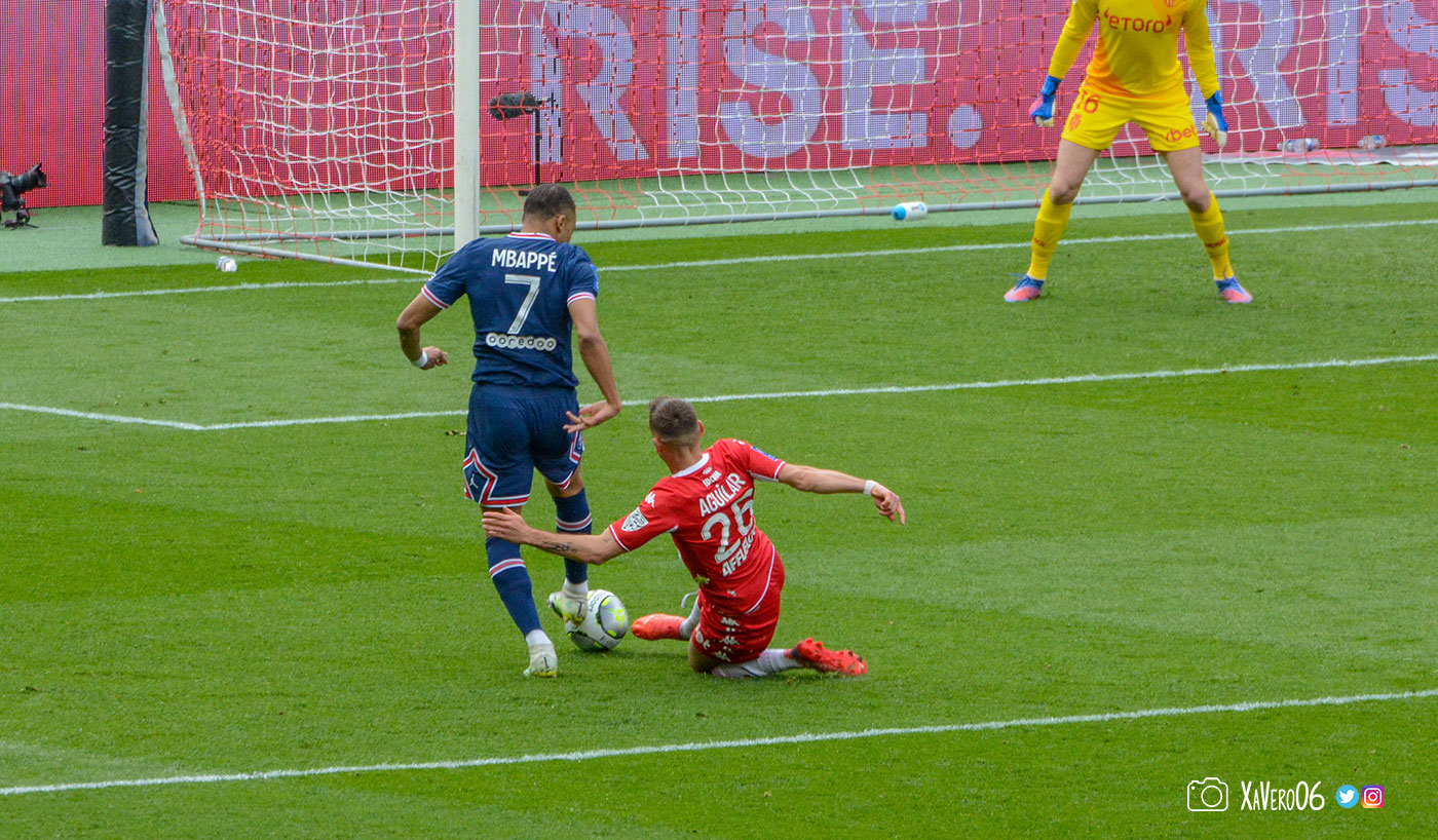 Mbappé devance Aguilar...