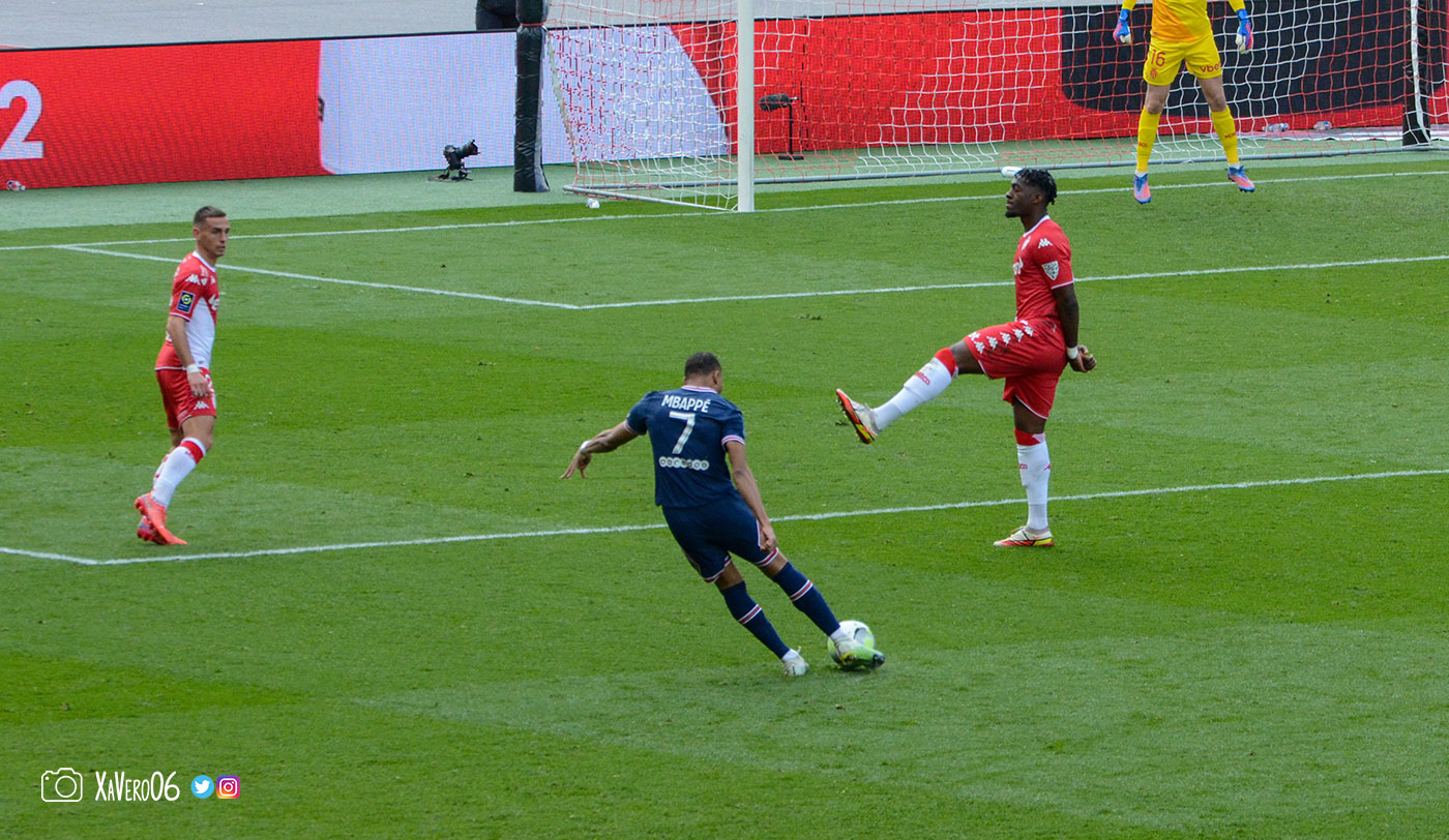 Mbappé arme sa frappe...