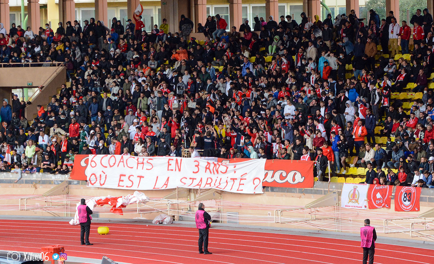 ...et encore une banderole