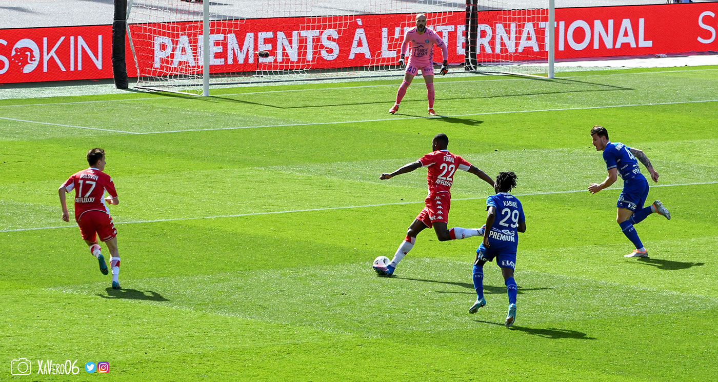 Fofana côté gauche...