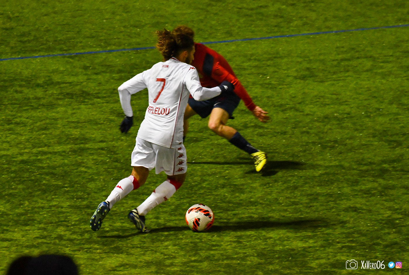Florian Baranik crochète...