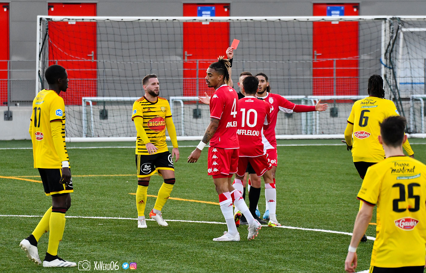 Rouge pour Yllan Okou