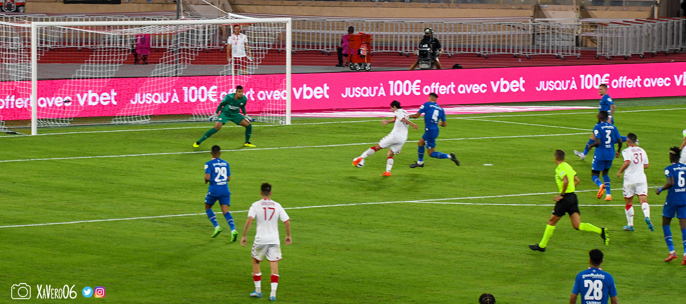 Takumi se met en position de tir...
